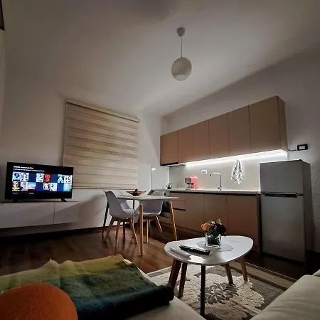 Lake Apartment Apartment *