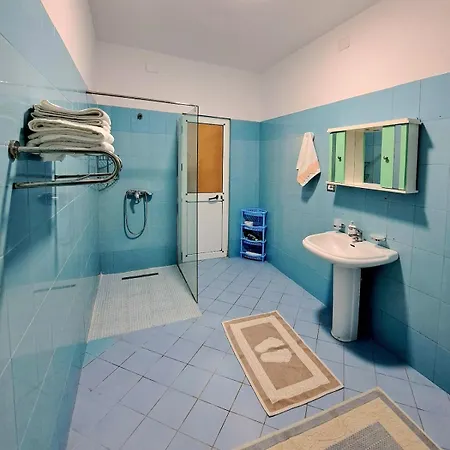 Lake Apartment *